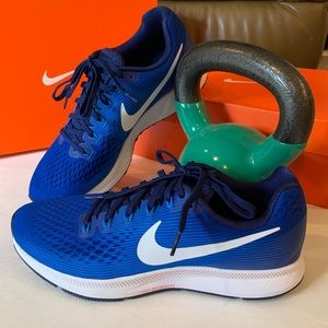 NEW Nike Air Zoom Pegasus 34. Size 10.